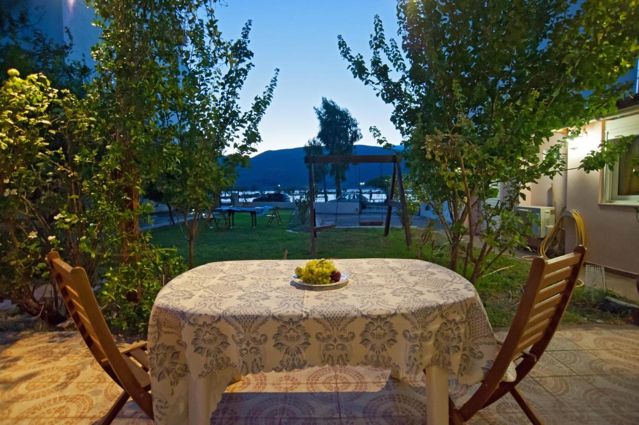 Villa Elli 2 Beach-Front Villa With Garden Itea Exterior photo